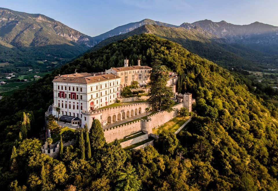 Evento SECRET TOUR Castelbrando, tra le colline del Prosecco Locandina SECRET TOUR Castelbrando, tra le colline del Prosecco - sabato 11 marzo ore 09:30 - 11:30