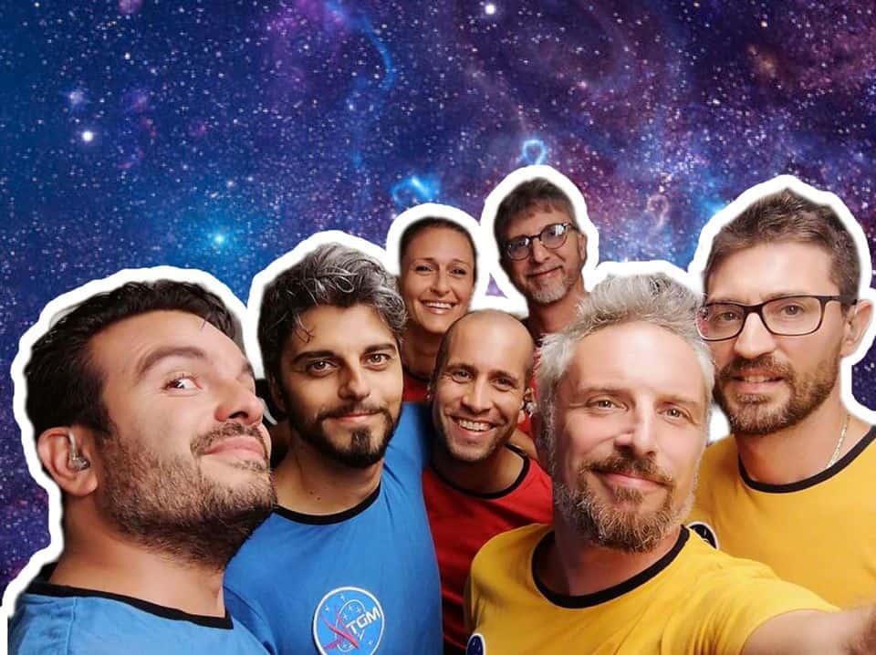 MDT@MorsanoComicsFest Potrebbe essere un selfie raffigurante 3 persone, barba e il seguente testo "TGM"