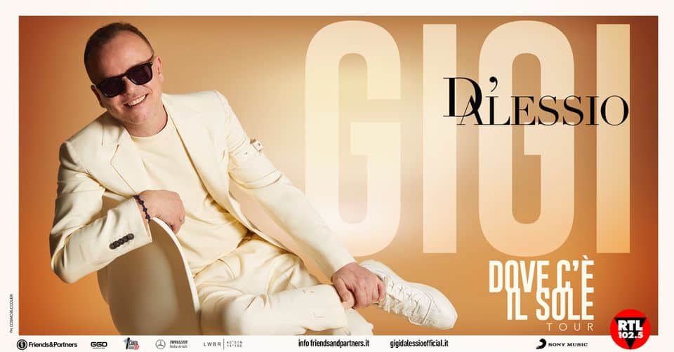 GIGI D’ALESSIO – DOVE C’È IL SOLE TOUR // Cirò Marina (KR) 27.08 Potrebbe essere un'immagine raffigurante 1 persona, poster e testo