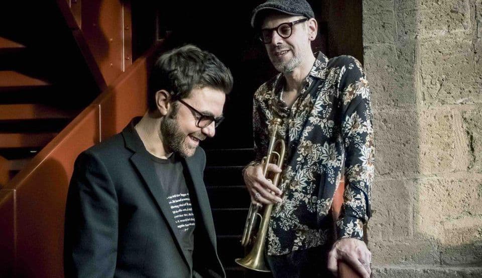 Summertime in Jazz: FABRIZIO BOSSO e JULIAN OLIVER MAZZARIELLO Potrebbe essere un'immagine raffigurante 2 persone, tromba, clarinetto, ottone, sassofono e corno