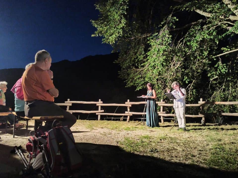 Evento ARTISTI DELLA MONTAGNA secondo appuntamento trekking, buon cibo e spettacolo immersi nella natura Locandina ARTISTI DELLA MONTAGNA secondo appuntamento trekking, buon cibo e spettacolo immersi nella natura - lunedì 14 agosto ore 14:30 - 16:30