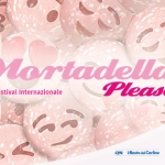 Mortadella please – Festival Internazionale della Mortadella di Zola Predosa Potrebbe essere un'immagine raffigurante cuore, poster, bandiera e testo