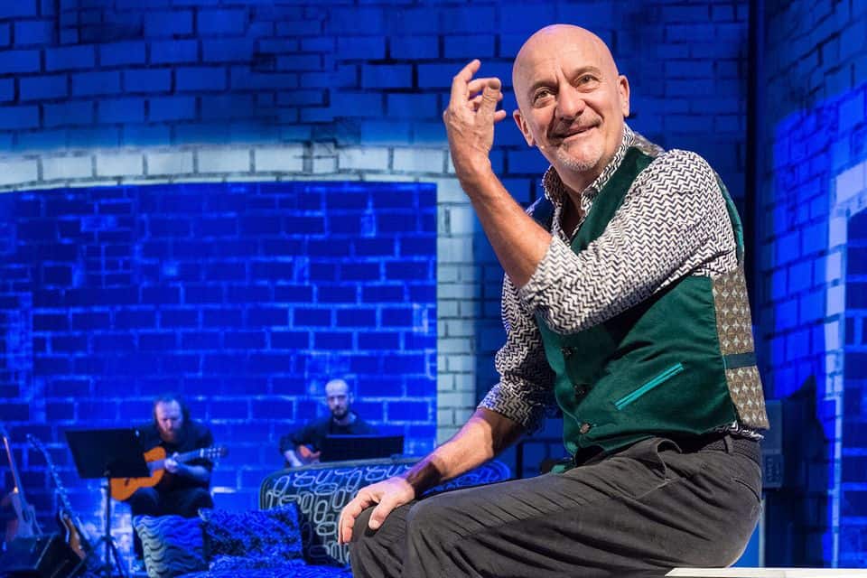 Claudio Bisio – “La mia vita raccontata male” May be an image of 3 people