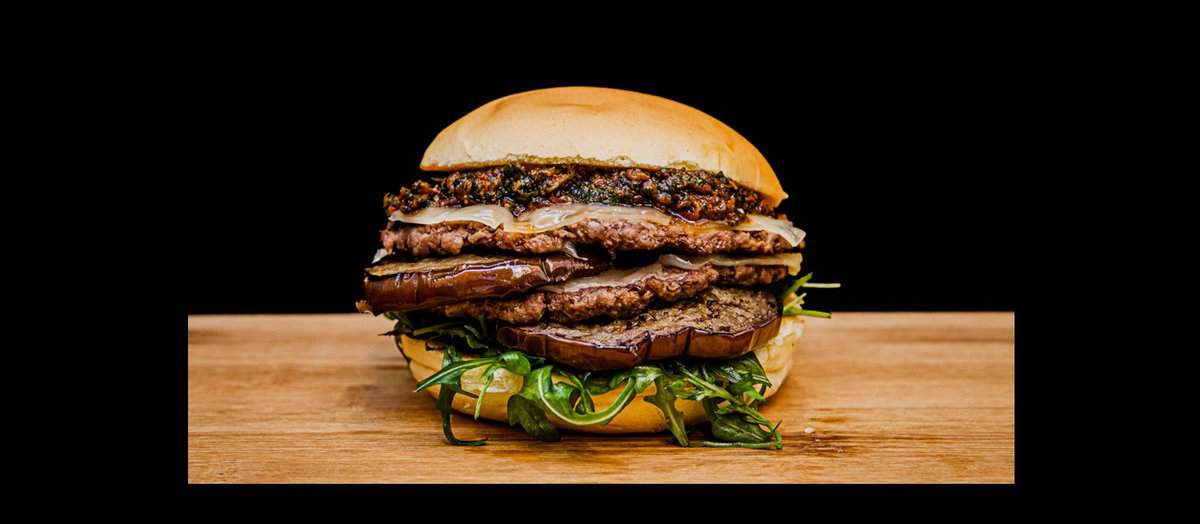 Evento Hard Rock World Burger Tour Locandina Hard Rock World Burger Tour - da giovedì 25 aprile - mercoledì 22 maggio 2024 ore 09:00 ore 21:00