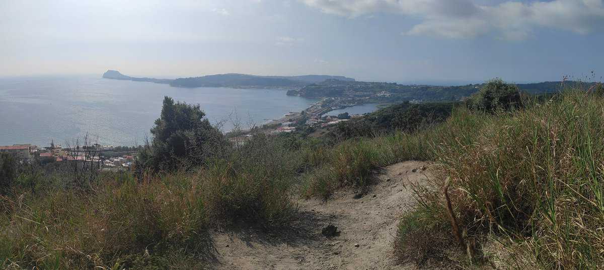 Evento Montenuovo E Lago D’averno Al Tramonto Con Apericena Locandina Montenuovo E Lago D’averno Al Tramonto Con Apericena - domenica 7 luglio ore 15:30 - 17:30