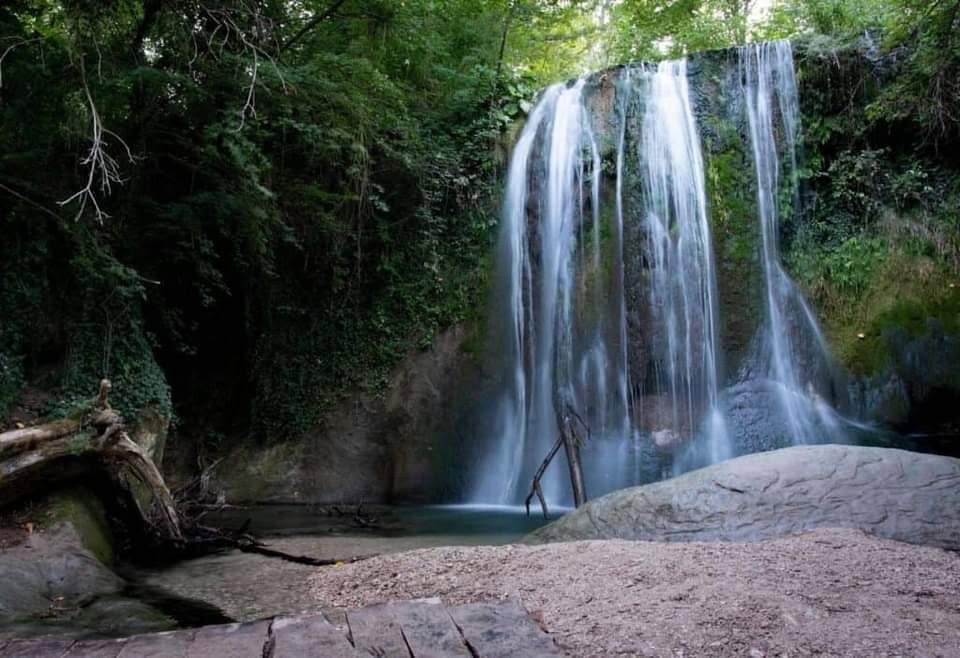 Evento Waterfalls Tour Le Cascate Perdute di Sarnano Locandina Waterfalls Tour Le Cascate Perdute di Sarnano - sabato 8 agosto ore 09:30 - 15:30