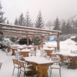 Raduno Invernale Country OLD WILD WEST 2025 – KINKA Village sabato 1 e domenica 2 marzo 2025 May be an image of ski slope