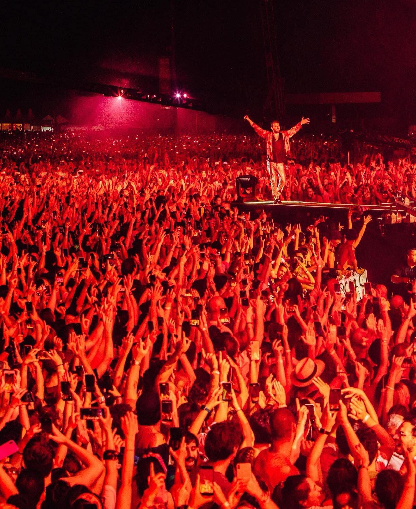 CREMONINI LIVE25 May be an image of 1 person and crowd