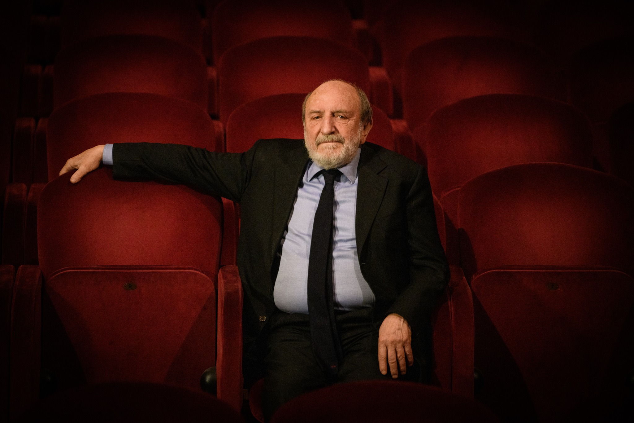 LECCE Teatro Politeama Greco – Umberto Galimberti – Quando la vita era regolata dal cuore May be an image of 1 person