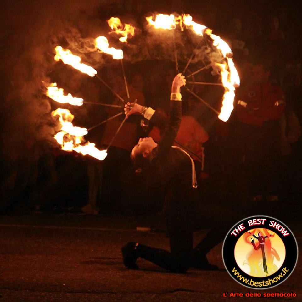 Spettacoli di piazza, Giochi di fuoco, Artisti di strada. The Best show – L No photo description available.