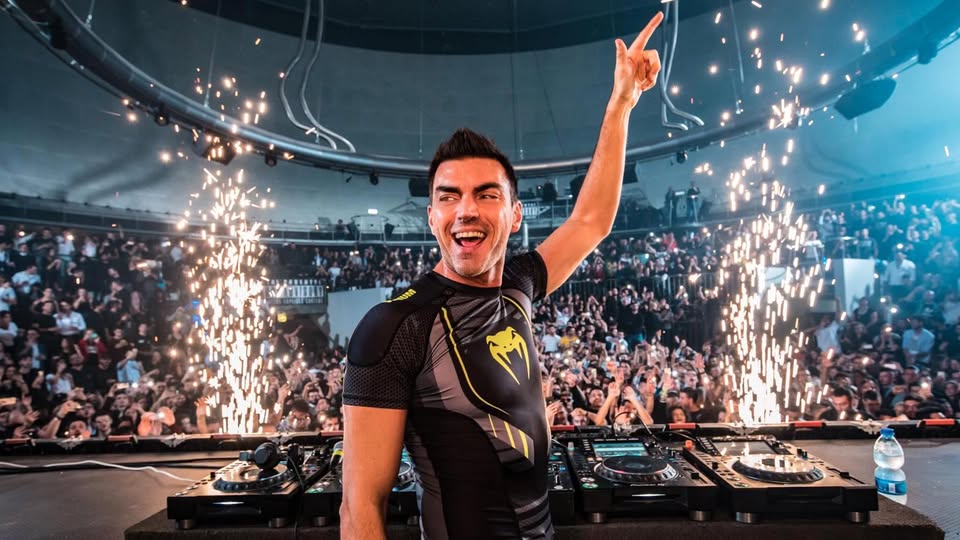 Evento Gabry Ponte Per la Prima Volta la Dance Arriva a San Siro Locandina Gabry Ponte Per la Prima Volta la Dance Arriva a San Siro - sabato 28 giugno ore 18:00 - 20:00