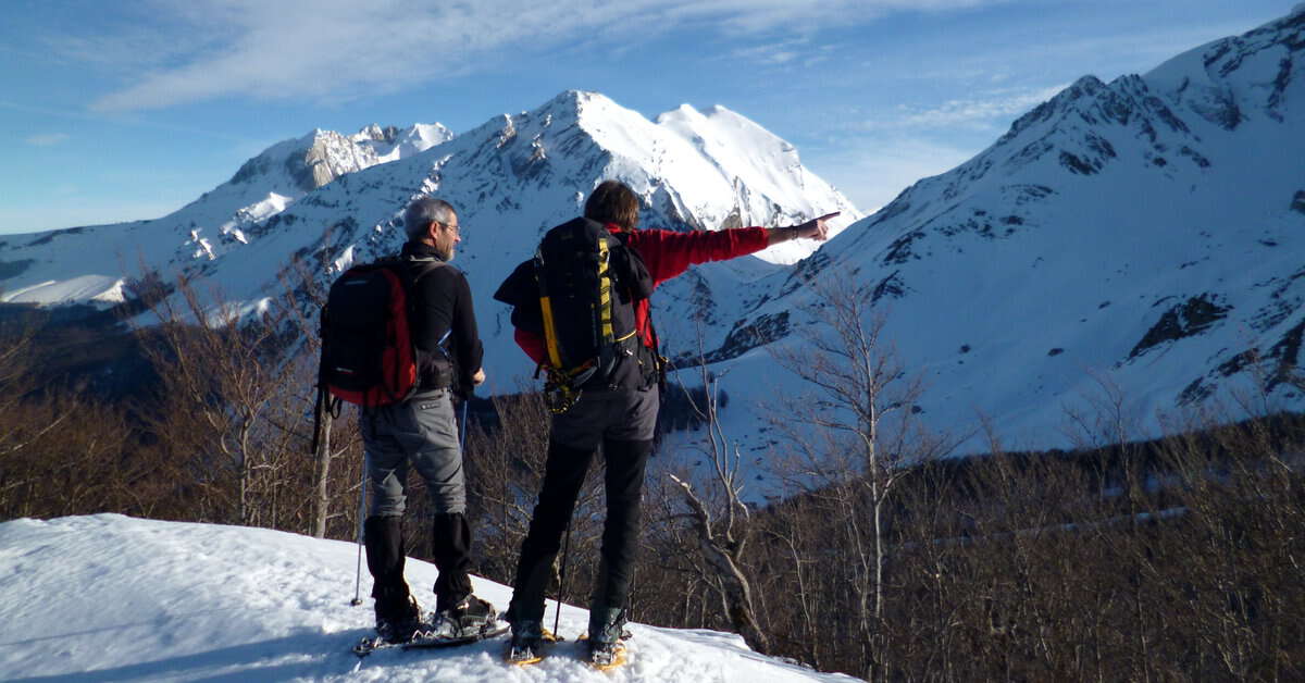 Da Prato Selva a Macchia Petrana Potrebbe essere un'immagine raffigurante 2 persone, artico, persone che sciano e montagna