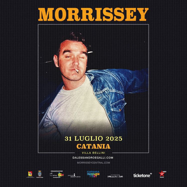 Morrissey 31 Luglio 2025 Catania Villa Bellini Potrebbe essere un'immagine raffigurante 1 persona e il seguente testo "MORRISSEY 31 LUGLIO 2025 CATANIA VILLABELLINT VILLA BELLIN DALESSANDROEGALLI.COM MORRISSEYCENTRAL.COM CRSAN2A3O SUMMER DAadars صت ticketone MDO"
