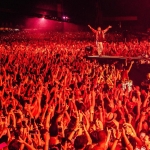 Cremonini LIVE26 Potrebbe essere un'immagine raffigurante 1 persona e folla