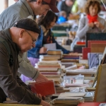 Mantova Libri Mappe Stampe XII ed. Potrebbe essere un'immagine raffigurante 3 persone, persone che studiano e testo
