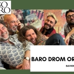 BARO DROM ORKESTAR. danze ipnotiche, suoni ancestrali, acrobazie sonore Potrebbe essere un'immagine raffigurante 3 persone, clarinetto, tromba e il seguente testo "BORGO SONORO CARTİ CARTT ALI LAI VETIE 小 IE Ae MAR 12/08 ORE 21.15 BARO DROM ORKESTAR SAVIGNANO SUL RUBICONE ARENA GREGORINI"