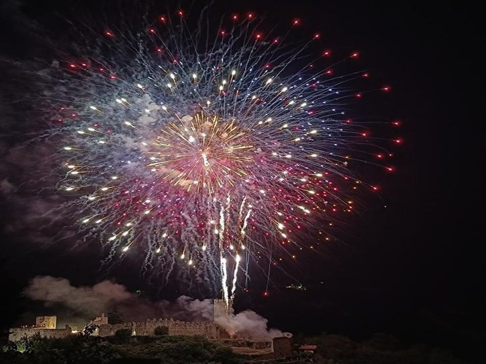 Ferragosto Brenese 2025 Potrebbe essere un'immagine raffigurante fuochi_d'artificio