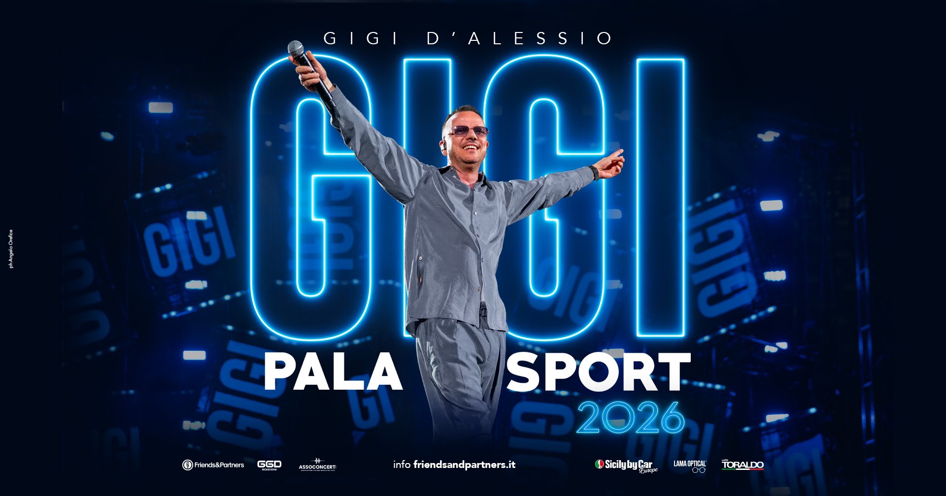 GIGI D’ALESSIO – PALASPORT 2026 // PADOVA Potrebbe essere un'immagine raffigurante 1 persona, folla e testo