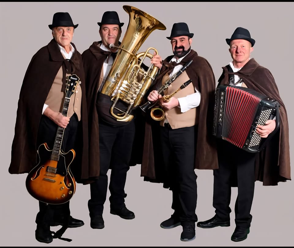 La Vaporiera – Centro Sociale Franco Nanni – Vergato (BO) Potrebbe essere un'immagine raffigurante 4 persone, fisarmonica, clarinetto, tromba, ottone e sassofono