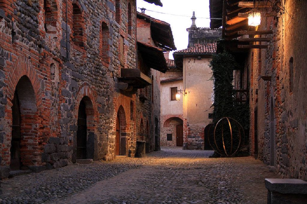 Evento Ricetto di Candelo Visita Guidata Locandina Ricetto di Candelo Visita Guidata - da domenica 10 agosto - sabato 16 agosto 2025 ore 10:30 ore 22:45
