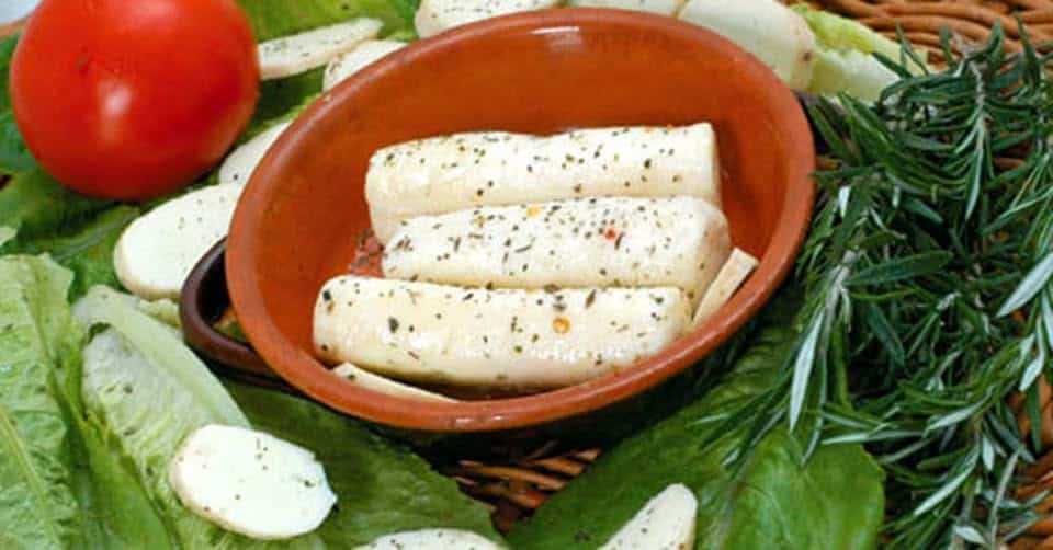 Sagra della Marzolina e Olive. Esperia (FR) Potrebbe essere un'immagine raffigurante tofu e grissino