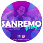 Sanremo Play in concerto a Margone Potrebbe essere un contenuto di pop art raffigurante 1 persona e il seguente testo "SANREMO MO ΕMΟ OMAGGIO ALLE CANZONI DEL FESTIVAL FESTIVALDISANREMO DI SANREMO play f WWW.SANREMOPLAY.IT"