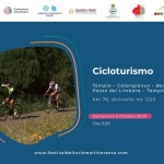 Cicloturismo: 70 km tra i panorami della Gallura Potrebbe essere un'illustrazione raffigurante 2 persone e testo