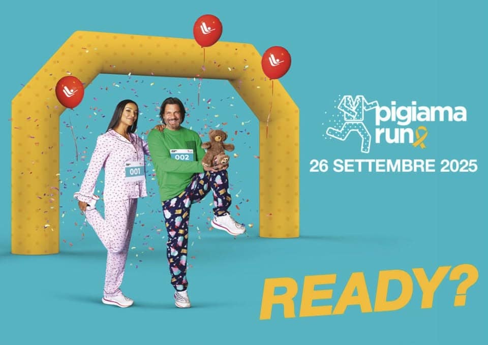 ✨ Pigiama Run 2025 ✨ Potrebbe essere un'immagine raffigurante 2 persone, abbigliamento da notte e il seguente testo "٢ 002 001 Aiia Mrung pigiama rung 26SETTEMBRE2025 26 SETTEMBRE 2025 READY?"