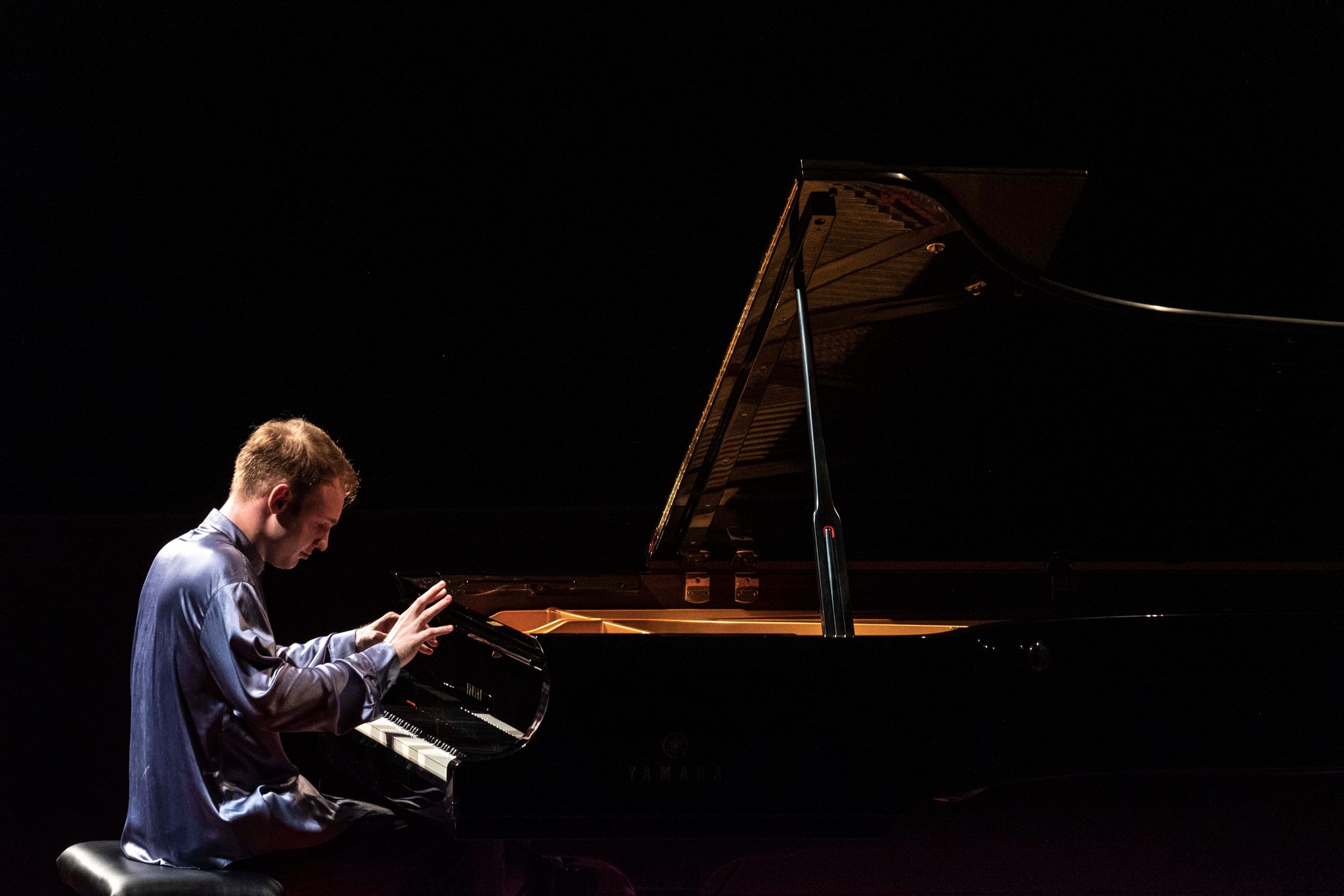 Giovanni Bertolazzi pianoforte Potrebbe essere un'immagine raffigurante 1 persona e pianoforte