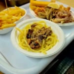 Potrebbe essere un'immagine raffigurante pasta e chow mein