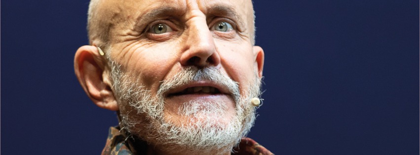 Potrebbe essere un'immagine raffigurante una o più persone e barba