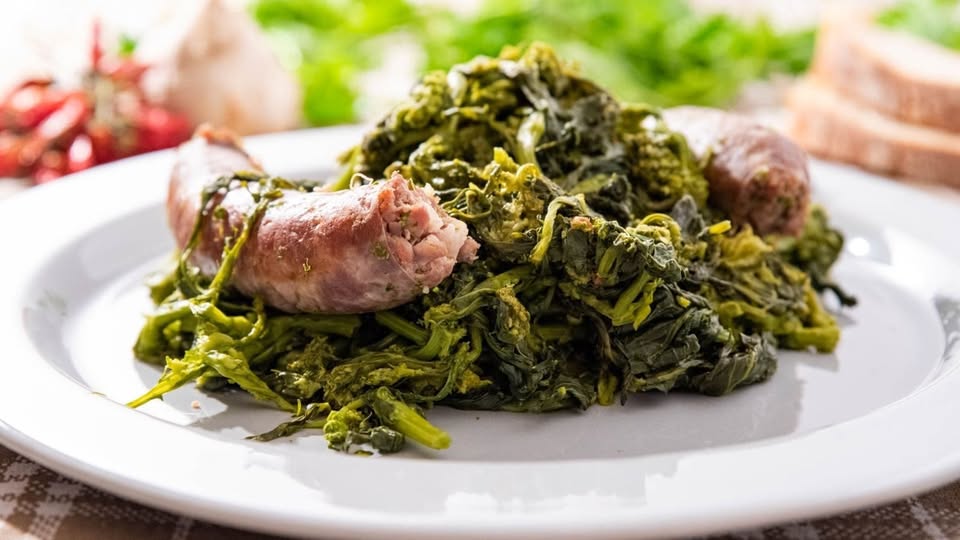 Festa Broccoli e Salsiccia. Esperia (FR) Potrebbe essere un'immagine raffigurante cavolo nero e ossobuco