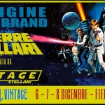 L’ORIGINE DEL BRAND – GUERRE STELLARI Potrebbe essere un'immagine raffigurante 3 persone e il seguente testo "L'ORIGINE DI UN BRAND GUERRE STELLARI GURATA nA GUERRE 7 STELLARI MERGATINO 吧 IINTAGE 6-1- 1-8 6-1-8DIGEMBRE-FIERA 8 DIGEMBRE FIERA DI CAGLIARI"
