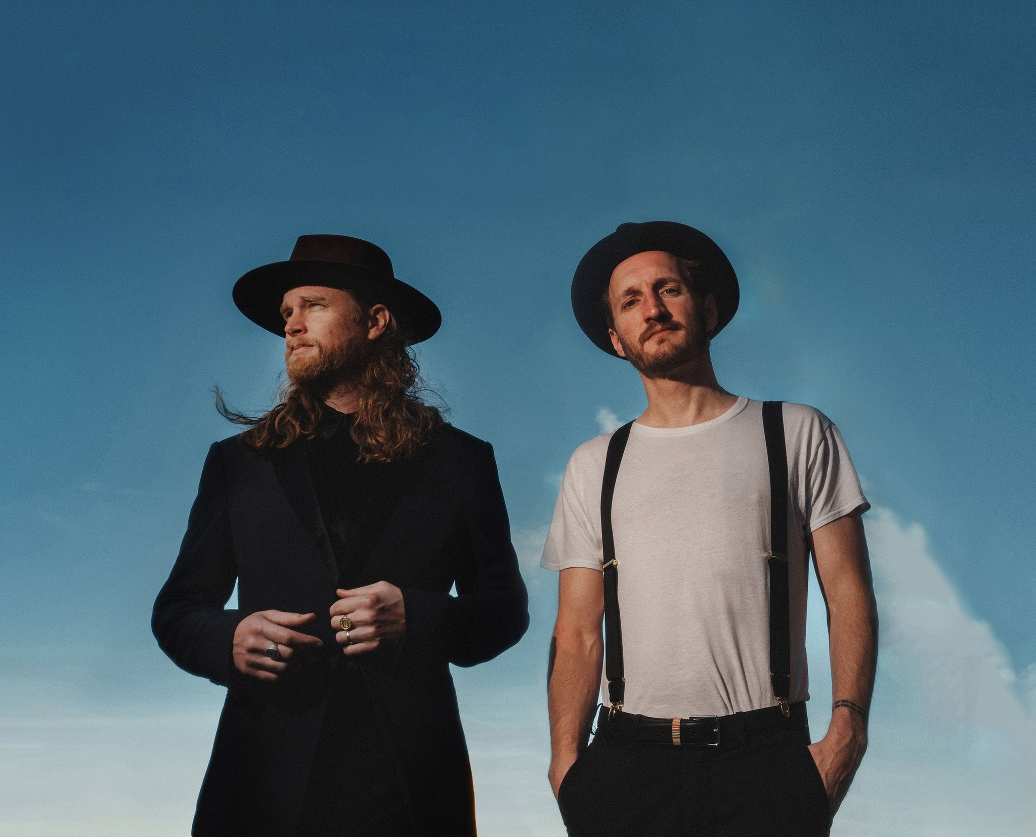 THE LUMINEERS – The Automatic World Tour Nessuna descrizione della foto disponibile.