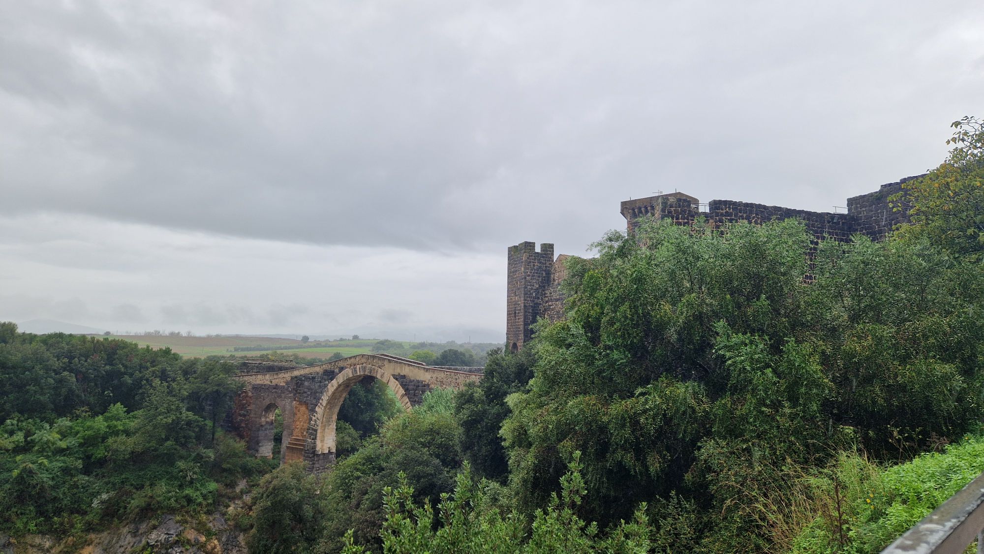 Archeo Trekking a Vulci con la Tomba Francois Potrebbe essere un'immagine raffigurante Arthur's Seat