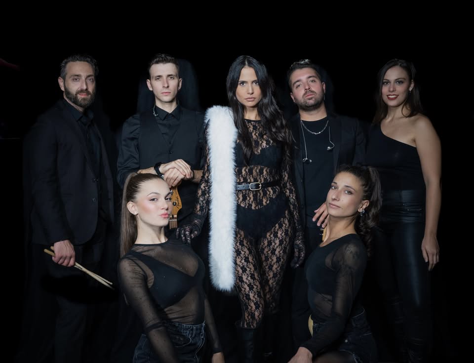 DUA LIVE | Santomato Live Club – Pistoia Potrebbe essere un'immagine raffigurante una o più persone e persone che ballano