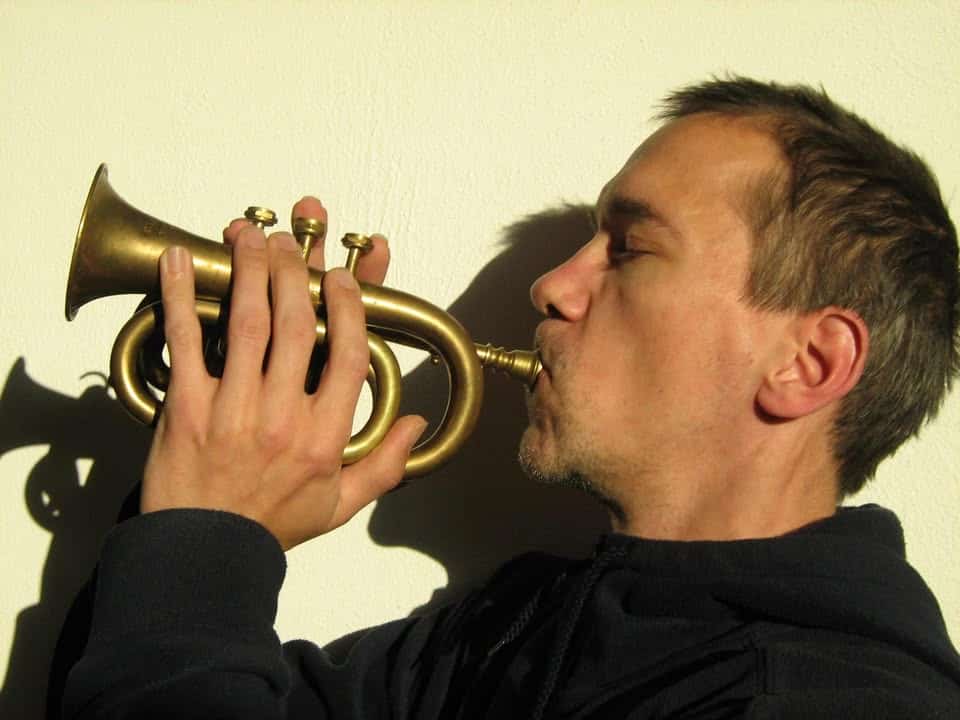 Guido Möbius (Elettronica / Germania) Live + Brillante (Milano) dj set Potrebbe essere un'immagine raffigurante tromba