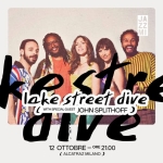 Lake Street Dive – JAZZMI Preview Potrebbe essere un contenuto grafico raffigurante il seguente testo "2026 26 EUROPEAN TOUR LAKE STREET DIVE 器 JA zz MI PREVIEW 12OTTOBREMILANO 12 OTTE MILANO ALCATRAZ"