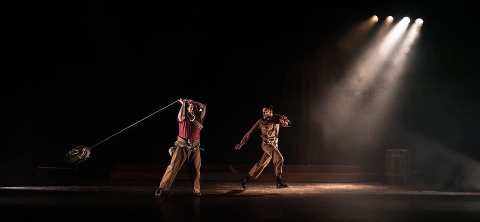 L’irresistibile clownerie di Legami a Gonzaga per la rassegna Domeniche felici a teatro Potrebbe essere un'immagine raffigurante danza