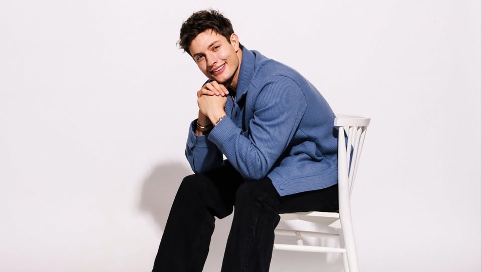 Matt Rife: Stay Golden World Tour Potrebbe essere un'immagine raffigurante una o più persone