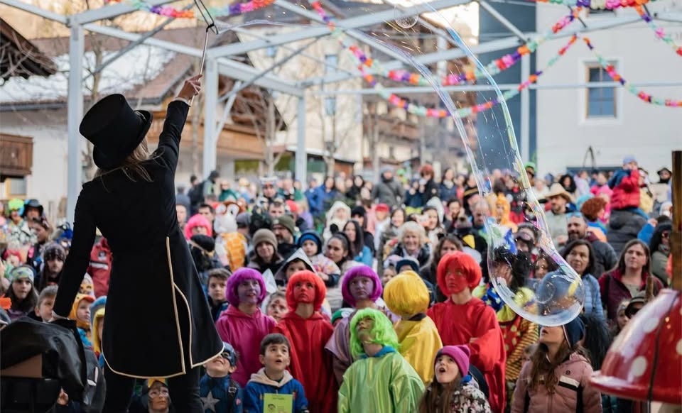Evento Faschingsumzug Locandina Faschingsumzug - martedì 17 febbraio ore 14:00 - 17:00