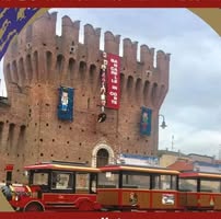 Foto di Bancarelle in Corte – Mercatini di Natale Immagine di Bancarelle in Corte – Mercatini di Natale