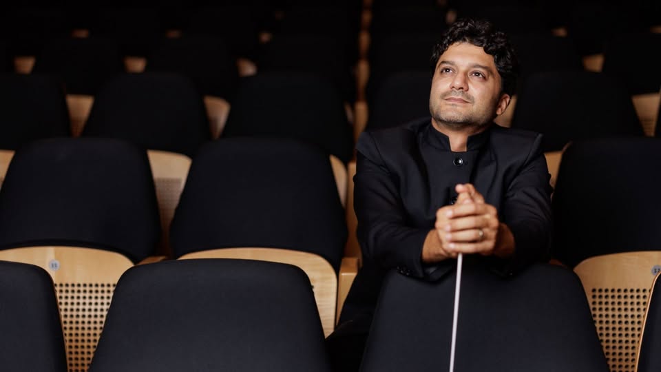 Sogni di un viaggio d’inverno Potrebbe essere un'immagine raffigurante 1 persona, violino e clarinetto