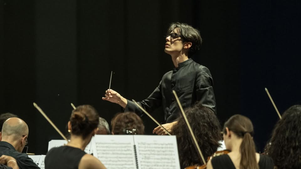 Potrebbe essere un'immagine raffigurante 5 persone, violino, oboe e clarinetto