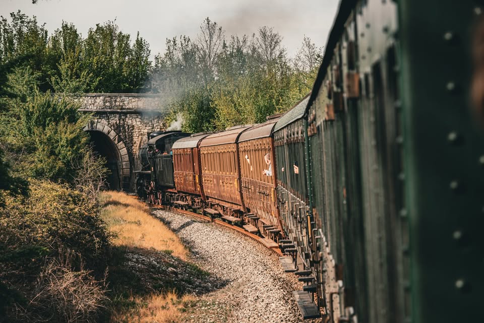 Evento Viaggio In Treno Storico A Vapore Per La Festa D’autunno Sul Monte Amiata Locandina Viaggio In Treno Storico A Vapore Per La Festa D’autunno Sul Monte Amiata - sabato 10 ottobre ore 08:30 - 10:30
