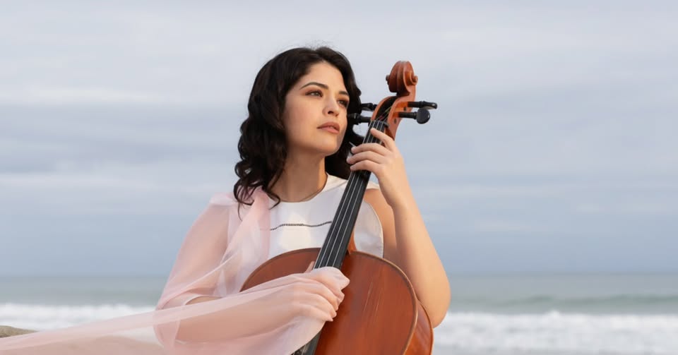 Ana Carla Maza | Alamar Potrebbe essere un'immagine raffigurante violino