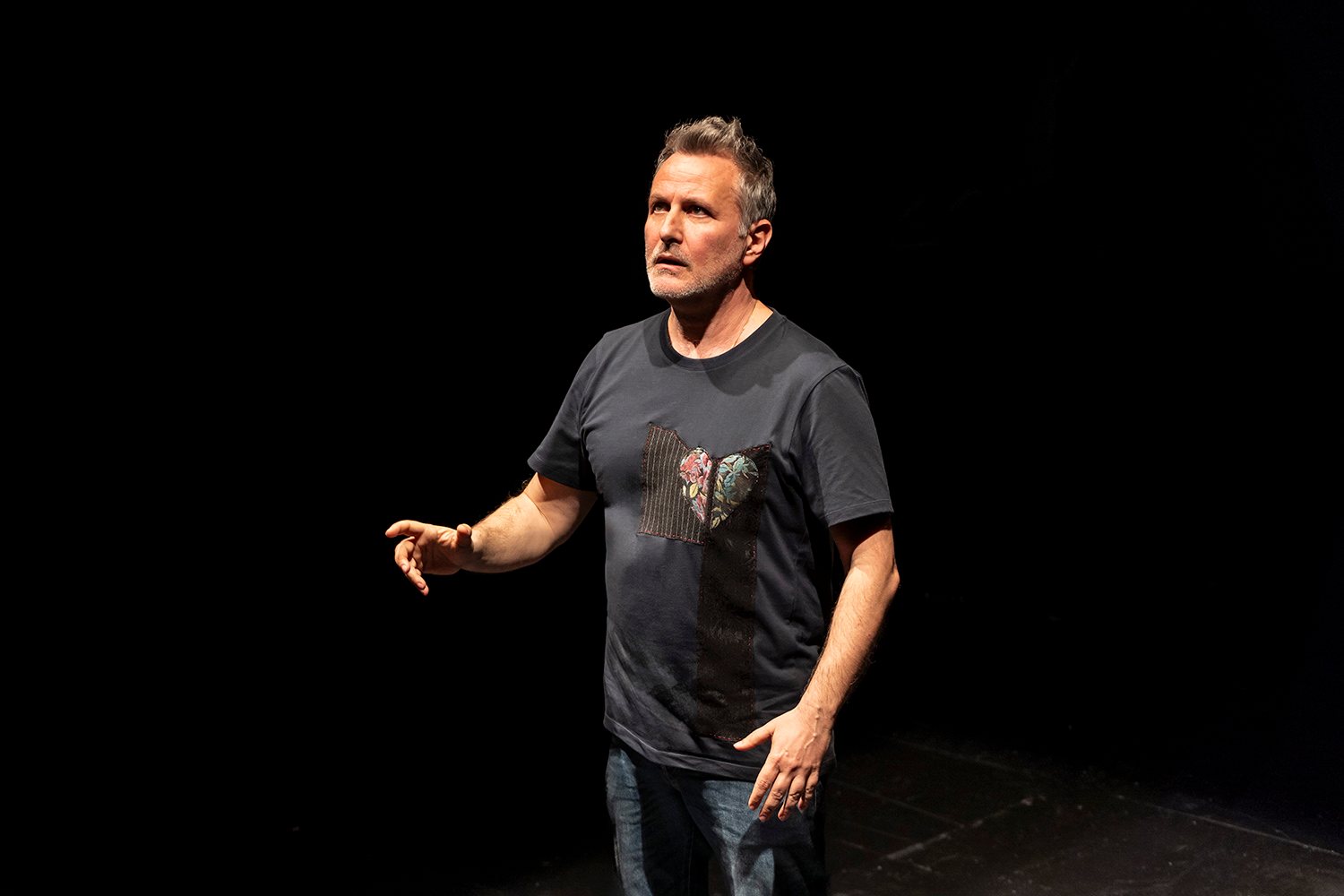 Evento AUTORITRATTO Davide Enia Premio Ubu 2025 Miglior Attore – Performer – Miglior Nuovo Testo Locandina AUTORITRATTO Davide Enia Premio Ubu 2025 Miglior Attore – Performer – Miglior Nuovo Testo - sabato 18 aprile ore 21:00 - 23:00