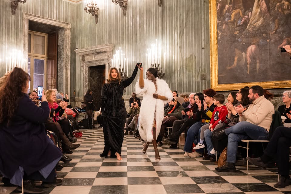 Potrebbe essere un'immagine raffigurante portacandele e matrimonio
