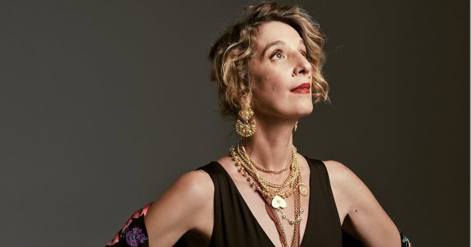 Dulce Pontes | 35 Anos Tour Potrebbe essere un'immagine raffigurante una o più persone