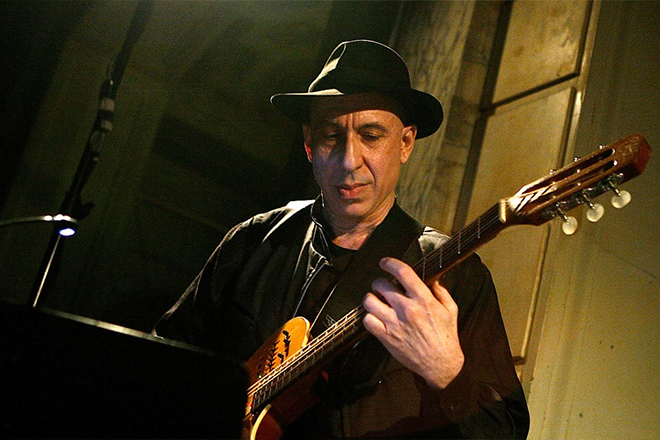ELLIOTT SHARP al Thelonious Potrebbe essere un'immagine raffigurante chitarra